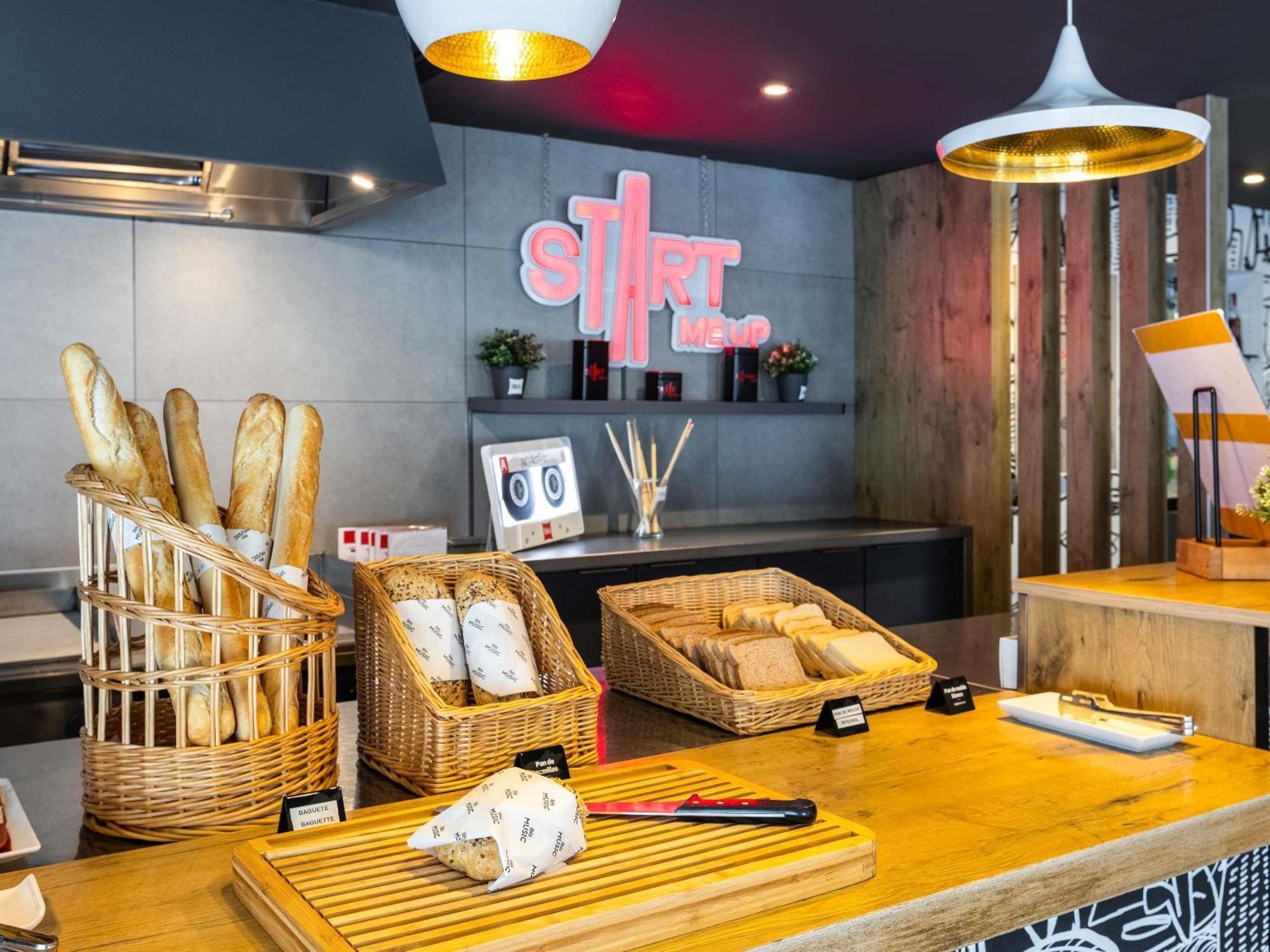 Ibis Bilbao Barakaldo Hotel Eksteriør billede